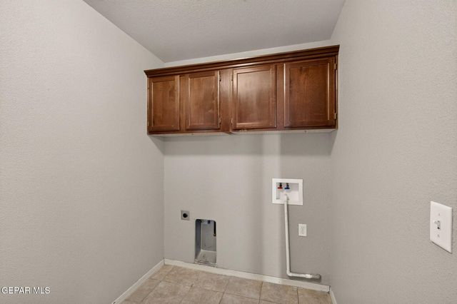 6633 CABANA DEL SOL Drive, El Paso, TX 79911