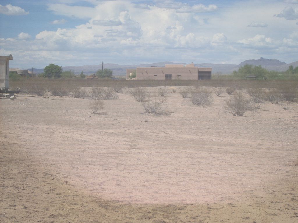 22142 W WILDCAT Drive '-', Wittmann, AZ 85361 — exterior