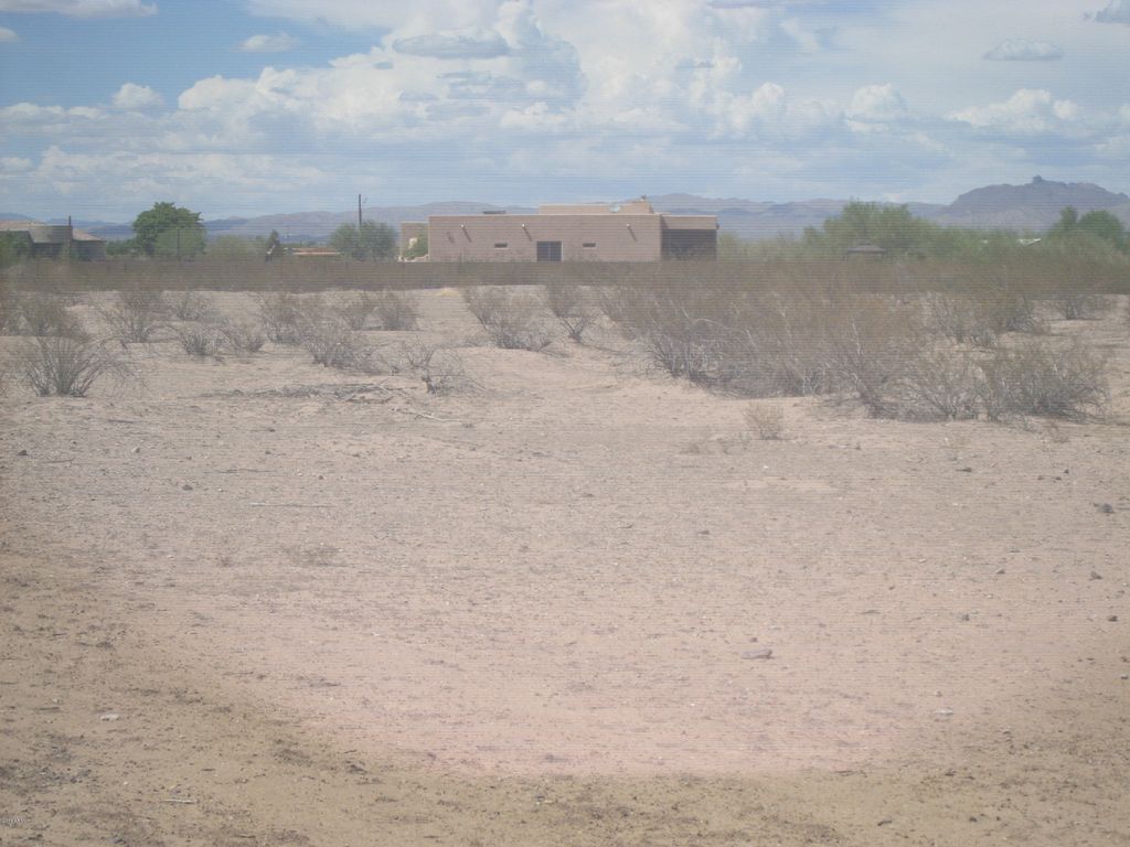 22142 W WILDCAT Drive '-', Wittmann, AZ 85361 — photo 2