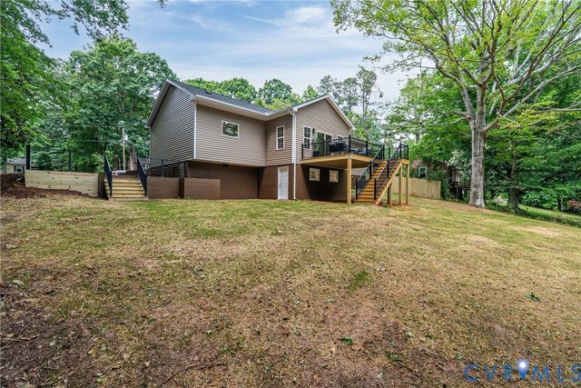 2128 Highland Dr, Powhatan, VA 23139