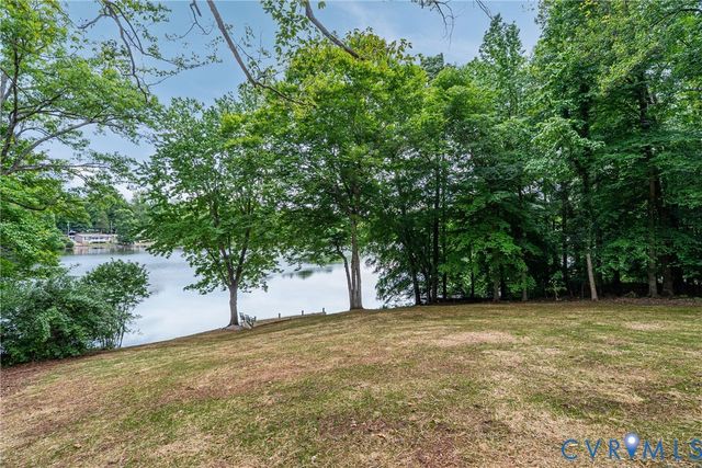 2128 Highland Dr, Powhatan, VA 23139