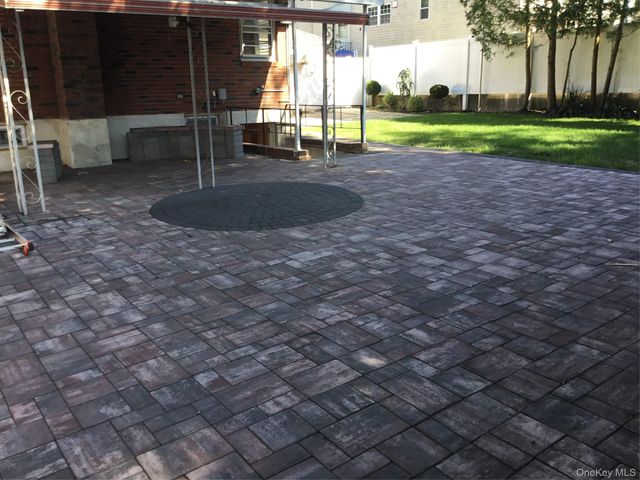 198 Clermont Pl, Staten Island, NY 10314