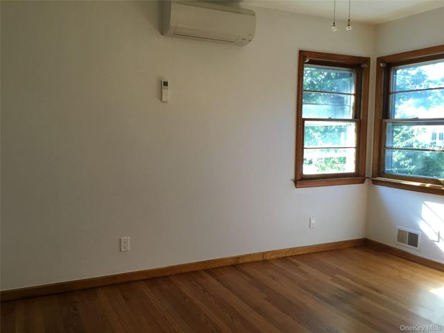 198 Clermont Pl, Staten Island, NY 10314