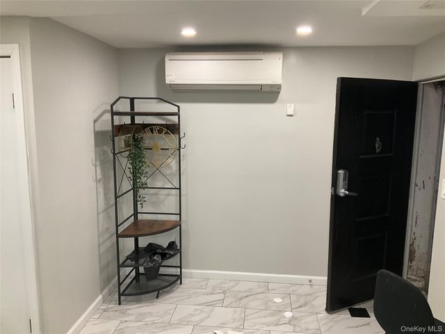 198 Clermont Pl, Staten Island, NY 10314