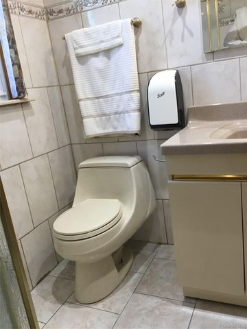 198 Clermont Pl, Staten Island, NY 10314