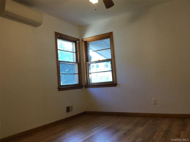 198 Clermont Pl, Staten Island, NY 10314