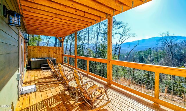 408 Potters Ridge Road, Gatlinburg, TN 37738
