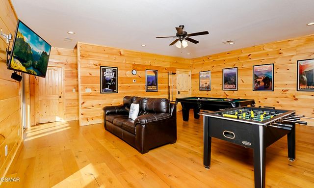 408 Potters Ridge Road, Gatlinburg, TN 37738
