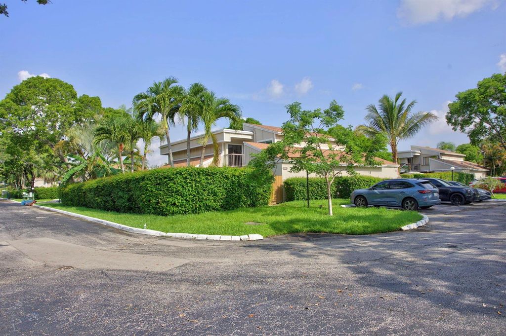 501 NW 132nd Terrace, Plantation, FL 33325