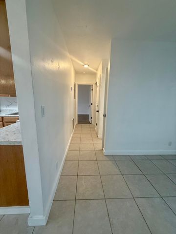 337 SE 12th Avenue A-b, Pompano Beach, FL 33060