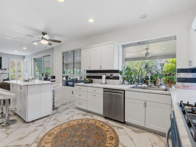 14524 Seabridge Lane, San Diego, CA 92128
