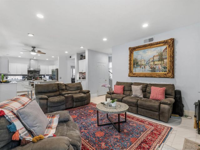 14524 Seabridge Lane, San Diego, CA 92128
