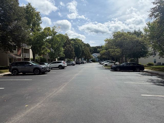 13 Walden Dr 7, Natick, MA 01760