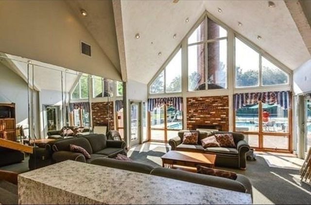 13 Walden Dr 7, Natick, MA 01760