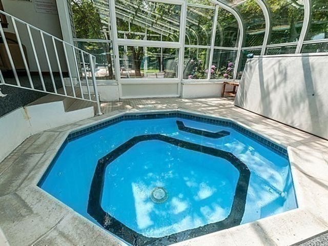 13 Walden Dr 7, Natick, MA 01760