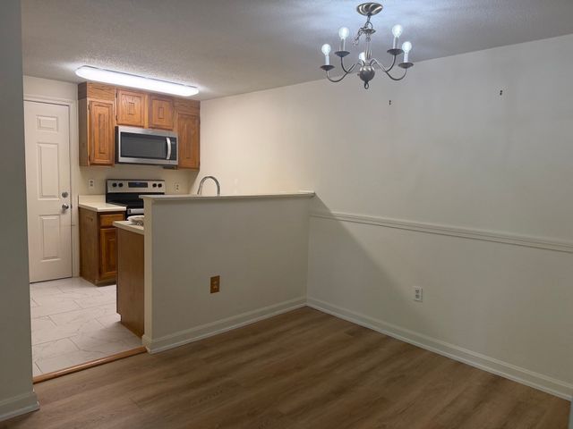 13 Walden Dr 7, Natick, MA 01760