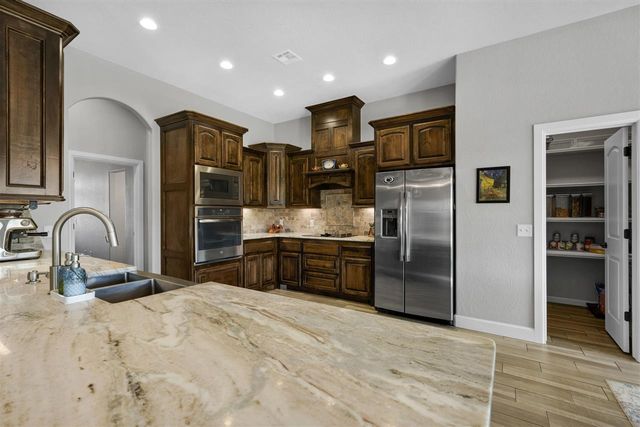 1121 Mt Marcy Dr, Lawton, OK 73507