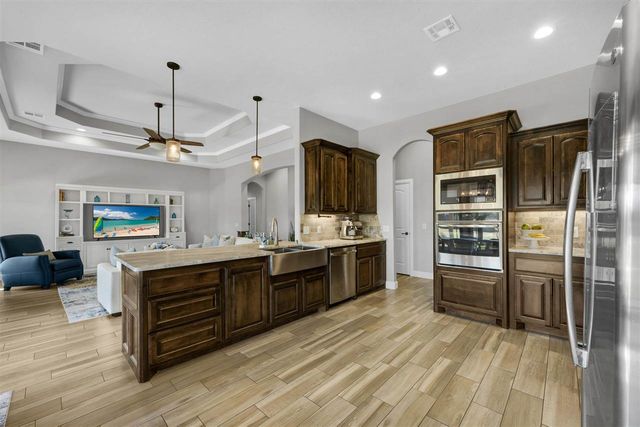 1121 Mt Marcy Dr, Lawton, OK 73507