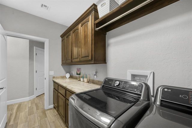 1121 Mt Marcy Dr, Lawton, OK 73507