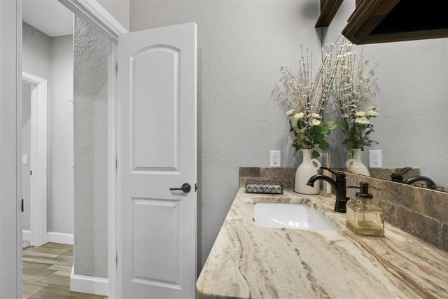 1121 Mt Marcy Dr, Lawton, OK 73507