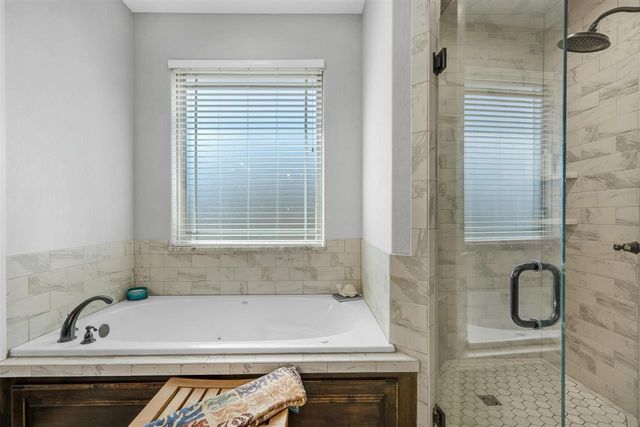 1121 Mt Marcy Dr, Lawton, OK 73507