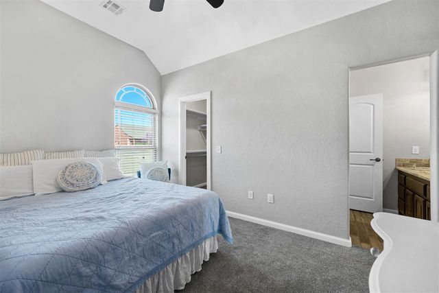 1121 Mt Marcy Dr, Lawton, OK 73507