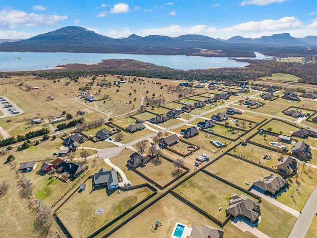 1121 Mt Marcy Dr, Lawton, OK 73507