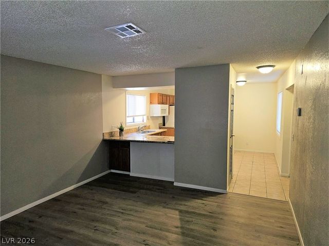 5118 Garden Lane B, Las Vegas, NV 89119