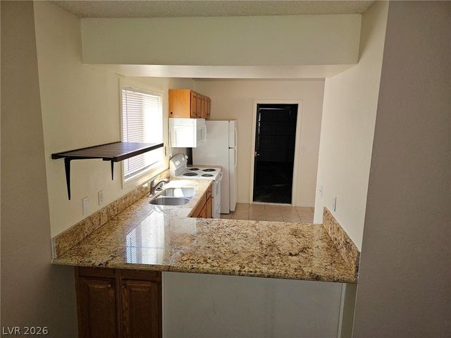 5118 Garden Lane B, Las Vegas, NV 89119