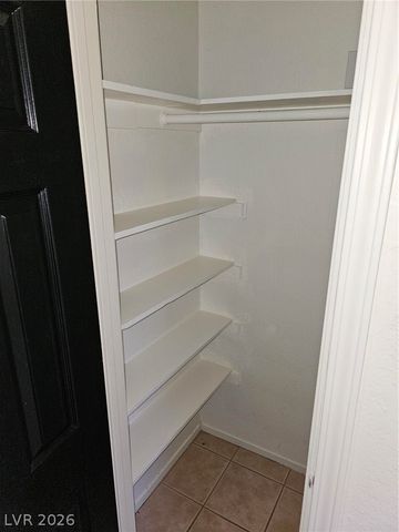 5118 Garden Lane B, Las Vegas, NV 89119