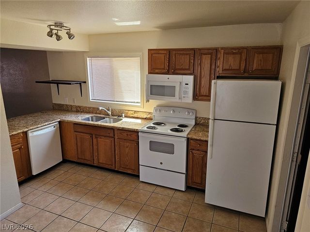 5118 Garden Lane B, Las Vegas, NV 89119