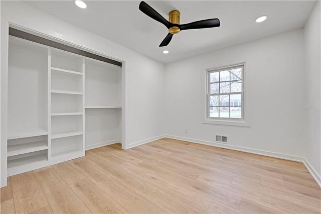 9427 WENONGA Road, Leawood, KS 66206