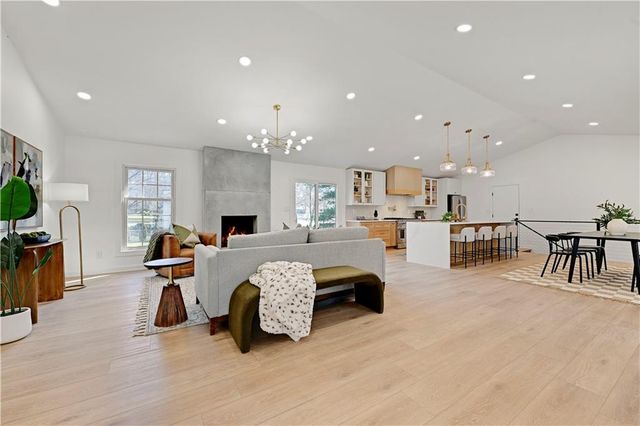 9427 WENONGA Road, Leawood, KS 66206