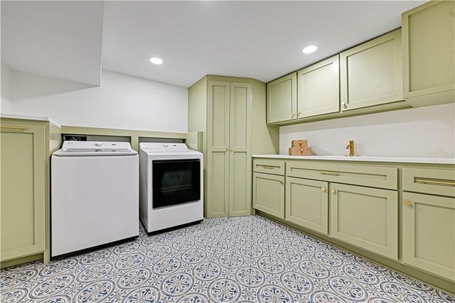 9427 WENONGA Road, Leawood, KS 66206