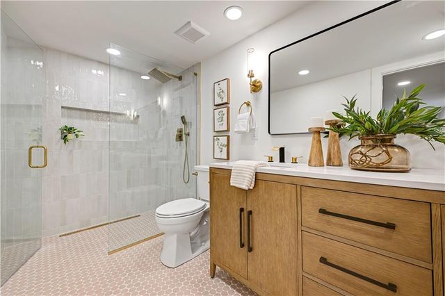 9427 WENONGA Road, Leawood, KS 66206