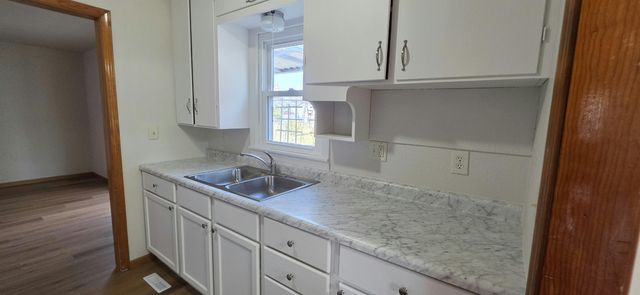 1312 W Regal St, Wichita, KS 67217