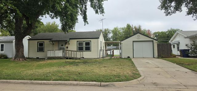 1312 W Regal St, Wichita, KS 67217