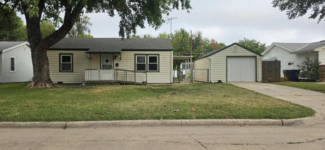 1312 W Regal St, Wichita, KS 67217