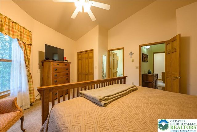 8 Bear Creek Lake Drive, Penn Forest Twp, PA 18229