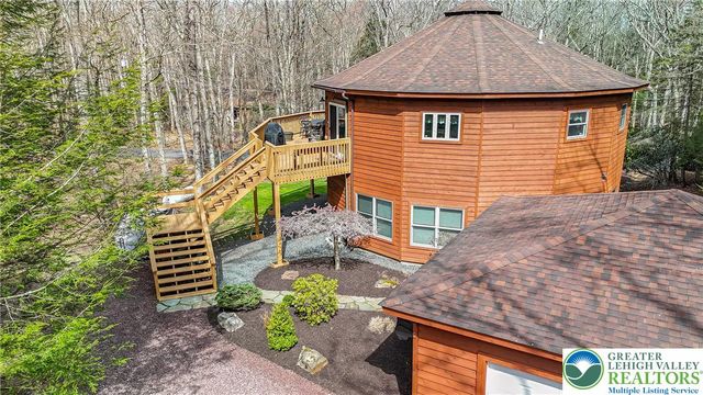 8 Bear Creek Lake Drive, Penn Forest Twp, PA 18229