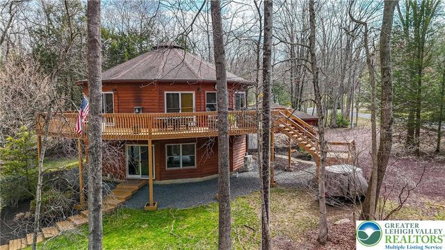 8 Bear Creek Lake Drive, Penn Forest Twp, PA 18229