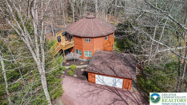 8 Bear Creek Lake Drive, Penn Forest Twp, PA 18229