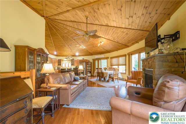 8 Bear Creek Lake Drive, Penn Forest Twp, PA 18229