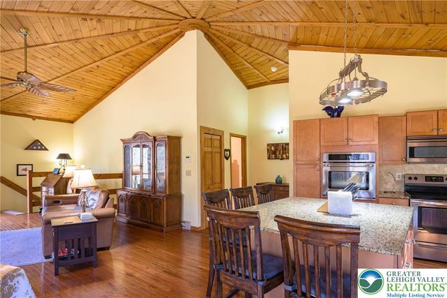8 Bear Creek Lake Drive, Penn Forest Twp, PA 18229