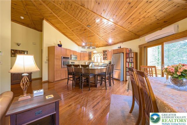 8 Bear Creek Lake Drive, Penn Forest Twp, PA 18229