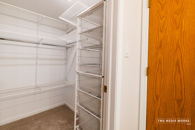 616 E 5th Avenue 101, Naperville, IL 60563