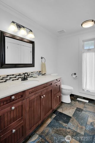 1757 Miracle Mile Drive E, Port Orchard, WA 98366