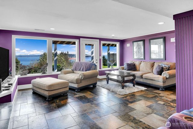 1757 Miracle Mile Drive E, Port Orchard, WA 98366