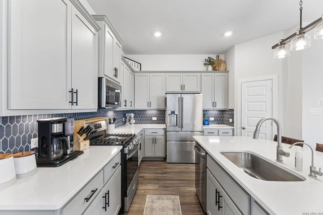1425 Escarpment, New Braunfels, TX 78132