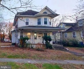 302 W WASHINGTON AVE, Magnolia, NJ 08049